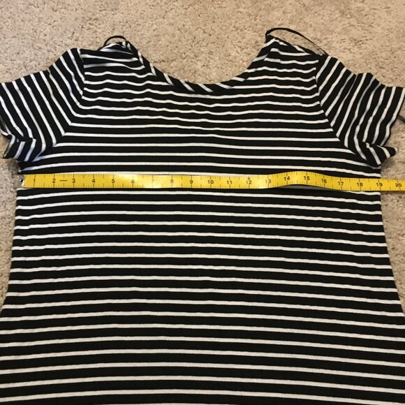 Hipster B&W Stripe High Low Tee - Picture 11 of 16